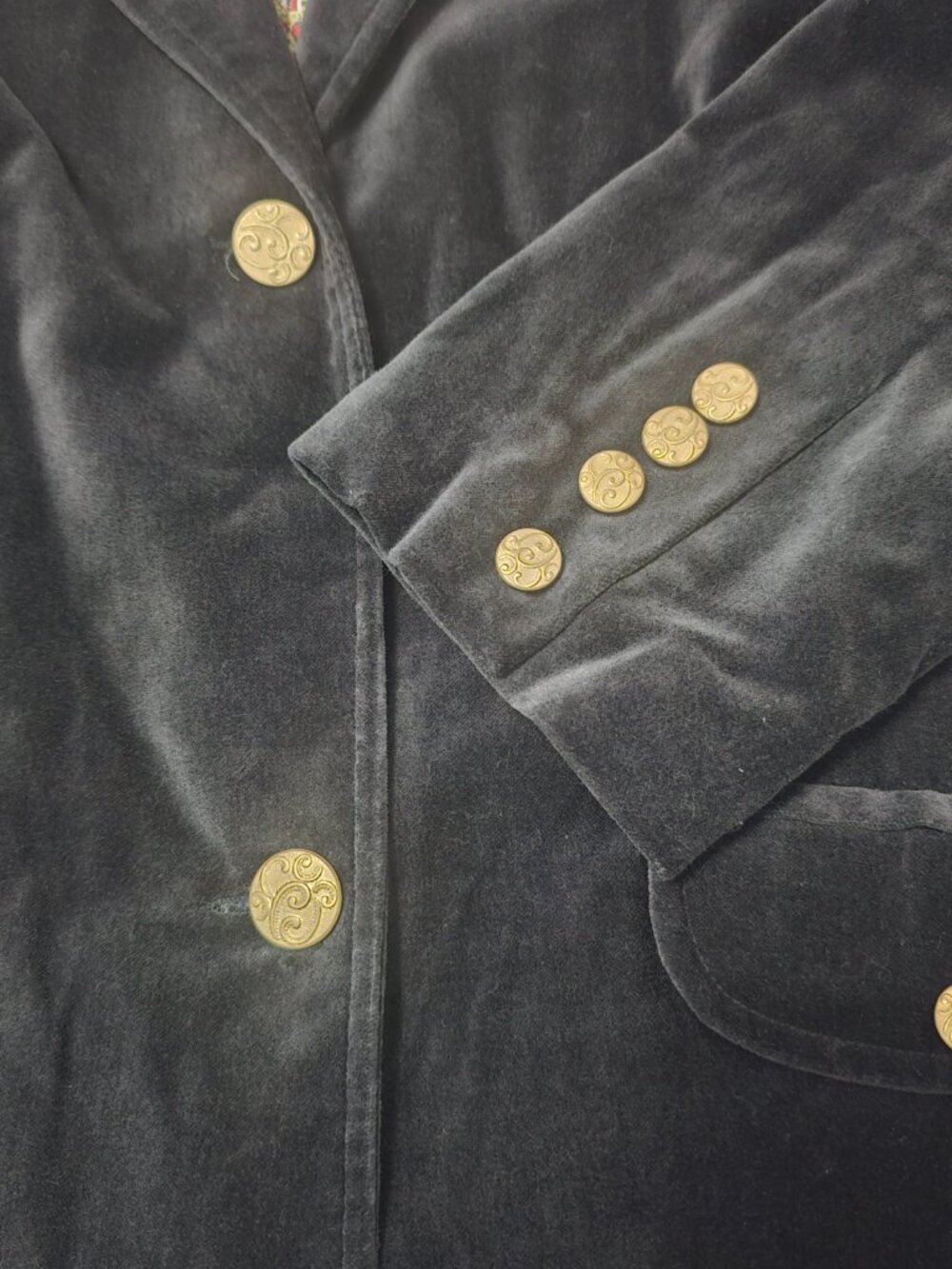 NEW Old Navy Quiet Luxury Black Velvet Blazer Gold  Buttons Paisley Lining  XL - Picture 6 of 8